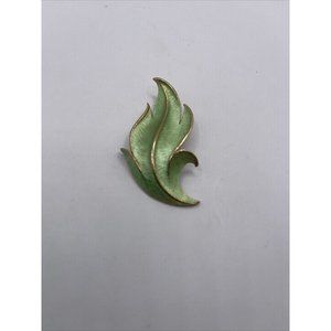 Vintage J.J. Jewelry Mint Green Gold Tone Leaf Brooch Pin